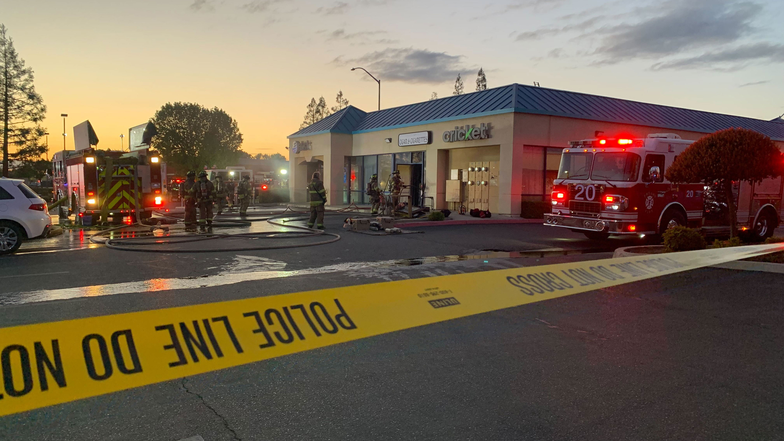 Twoalarm fire causes significant damage to 3 businesses in Northwest Fresno