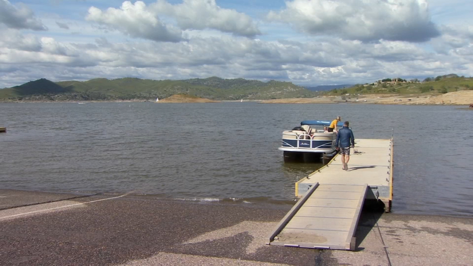 Millerton Lake visitors as summer hours go into effect ABC30