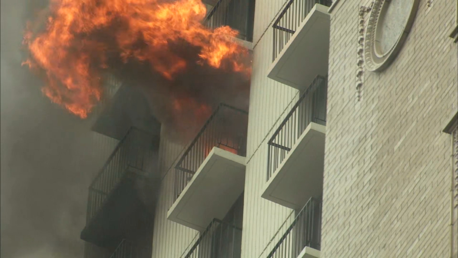 Chicago fire crews battling high-rise blaze on North DuSable Lake Shore Drive; flames seen shooting out window - Vimarsana News