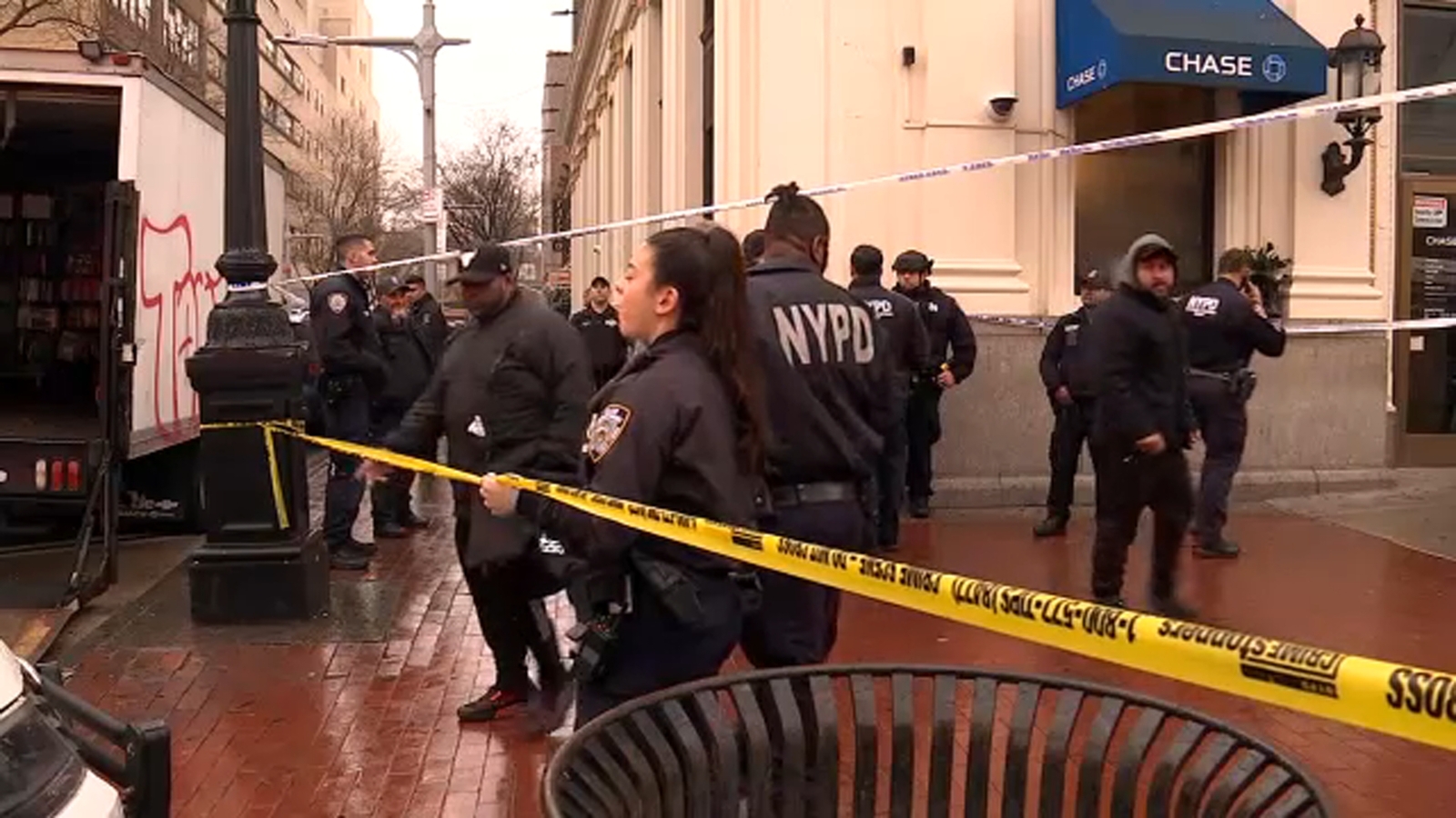 NYPD officer shot in Jamaica, Queens - Vimarsana News