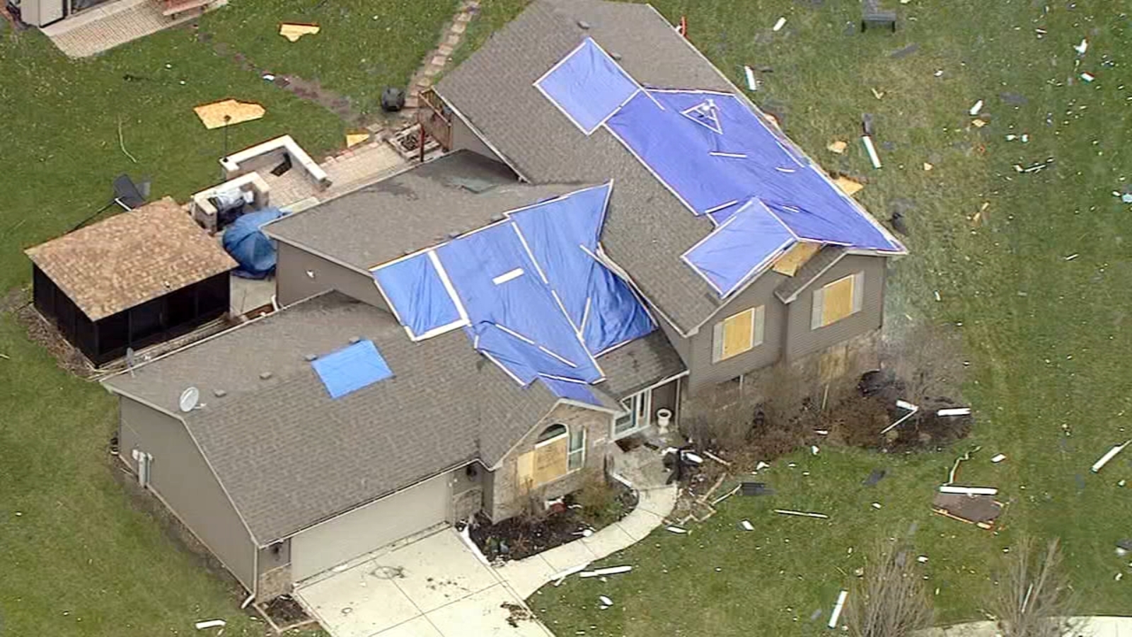 Illinois Storm Damage Some Untrustworthy Roofers Contractors Cold