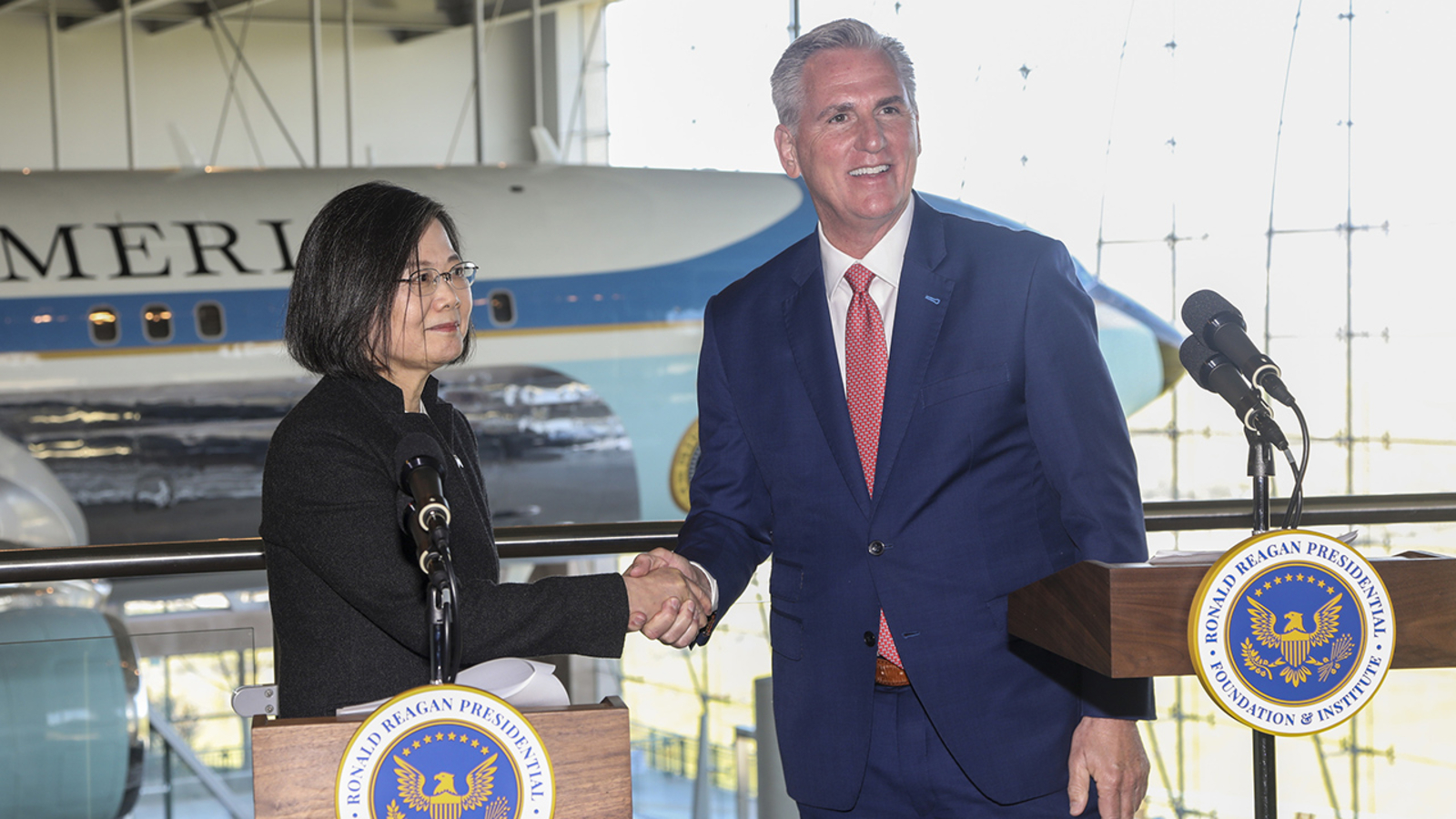 House Speaker Kevin McCarthy meets Taiwan president visit marks historic first