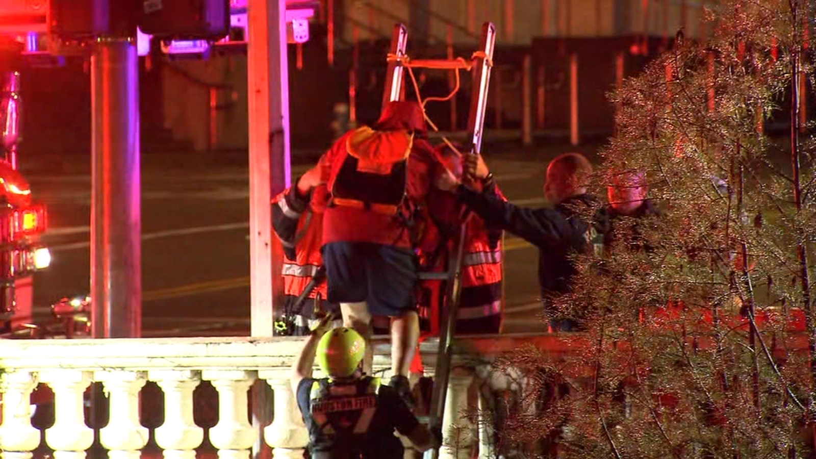 Houston water rescue: 3 people pulled to safety after heavy rain causes waters to rise in downtown - Vimarsana News