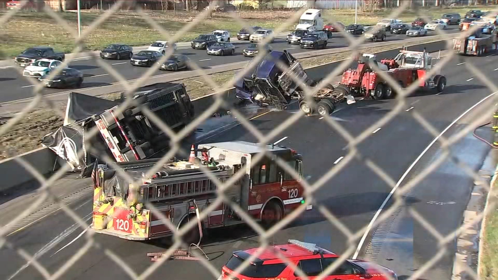 I-57 inbound lanes closed at Halsted due to semi rollover crash, Illinois State Polie say - Vimarsana News
