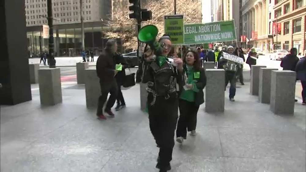 Dozens rally in Chicago after judge rules to reverse FDA approval of abortion pill mifepristone