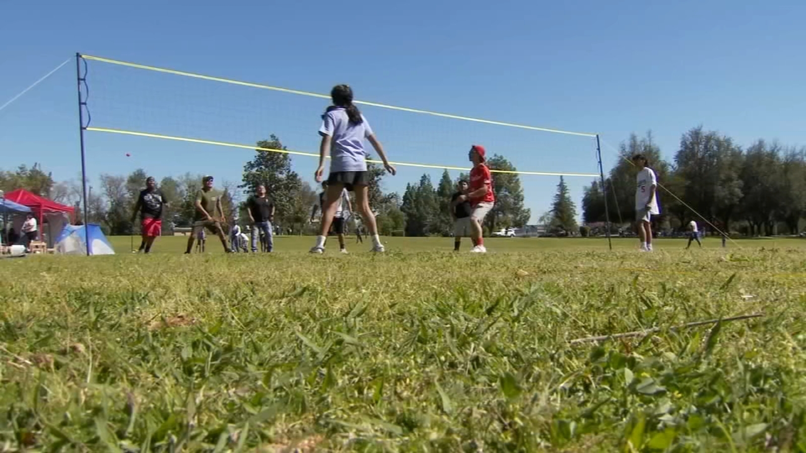 Hundreds gather at Woodward Park to celebrate Easter traditions ABC30