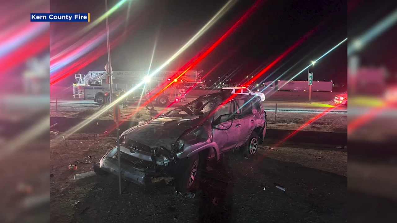 2 killed, 4 injured in crash on I-5 in Kern County