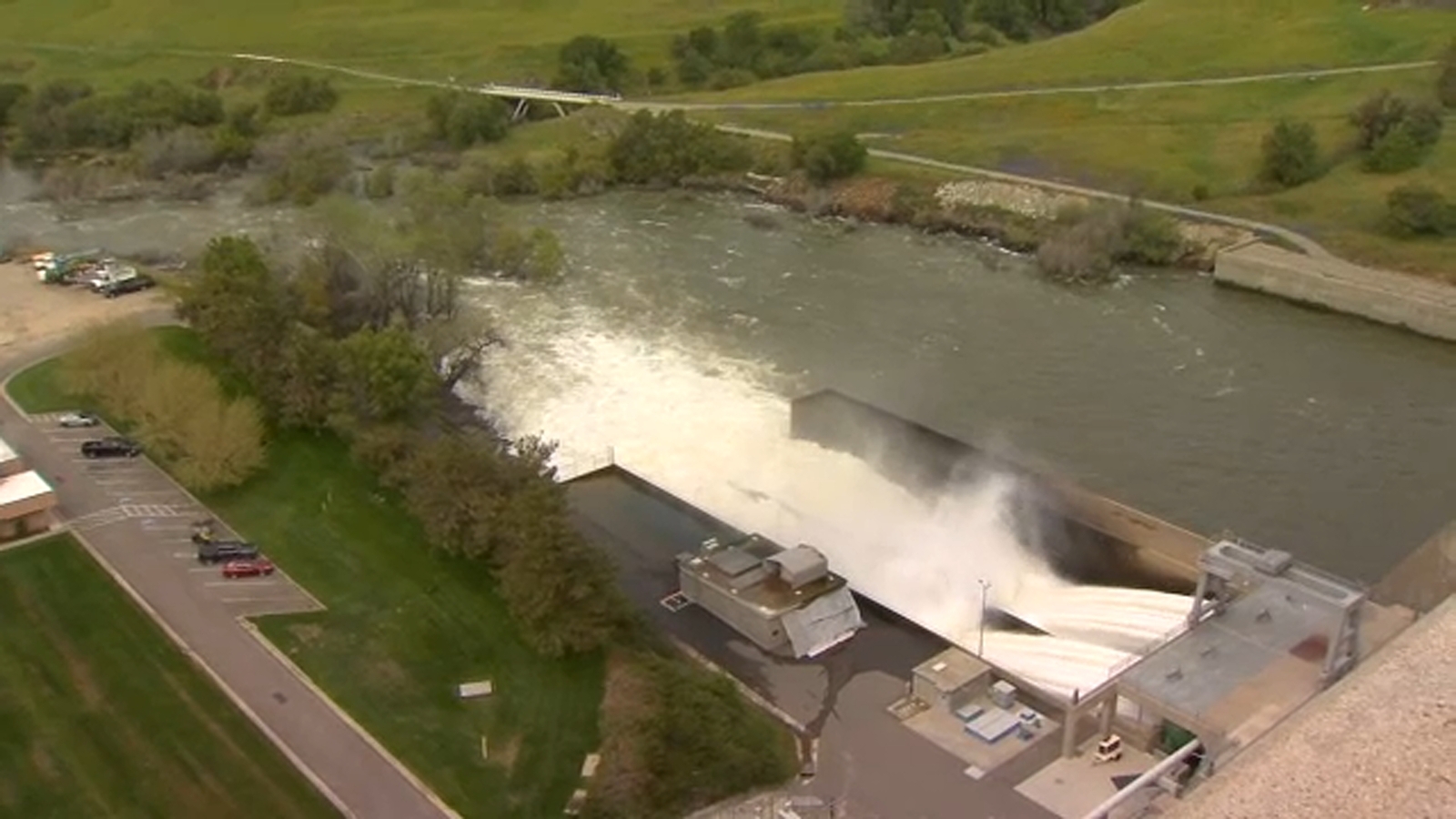 Congressman David Valadao calling for better water storage systems