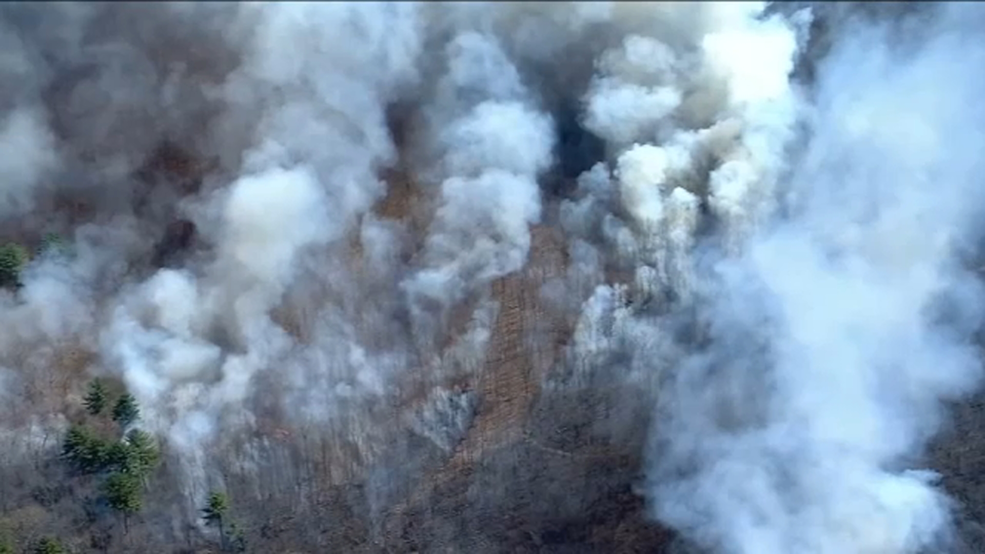 West Milford wildfire: Massive blaze burns 648 acres, 25