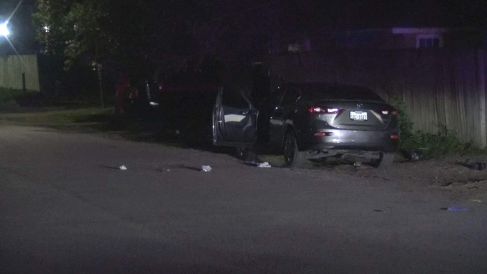 Houston crime: 2 men shot 1 hour after they were robbed at gunpoint by 4 men in a white Chevy Tahoe on Kilburn Road, HPD says - Vimarsana News
