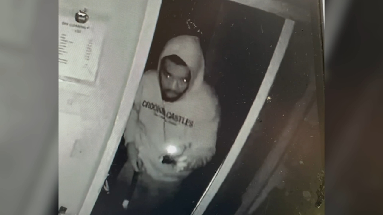 2 men wanted after stealing $3K at NW Houston washeteria, deputies say