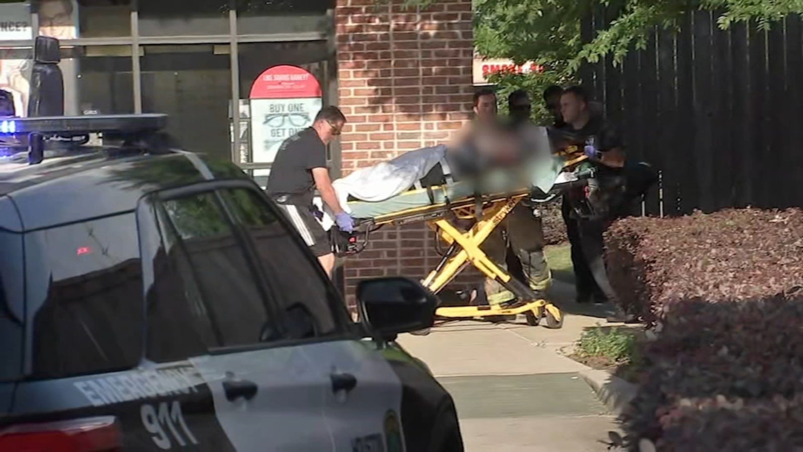 Houston teen shot: Argument among groups ends in gunfire on Yale Street parking lot wounding 15-year-old girl, police say - Vimarsana News