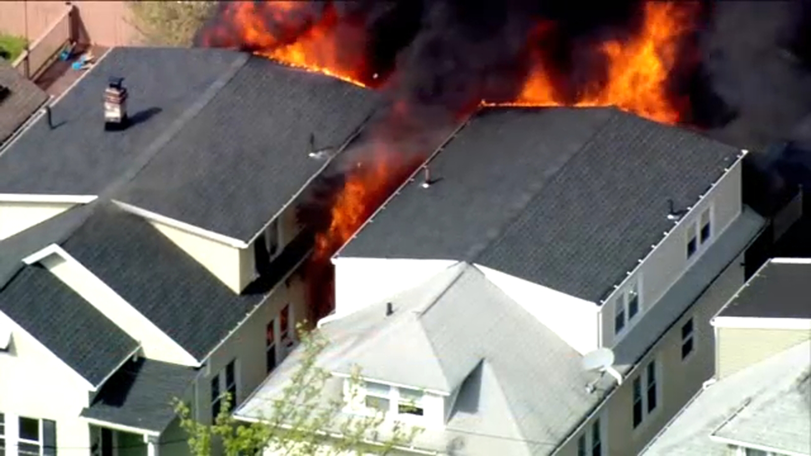 Linden fire: At least 3 homes on fire in New Jersey - Vimarsana News