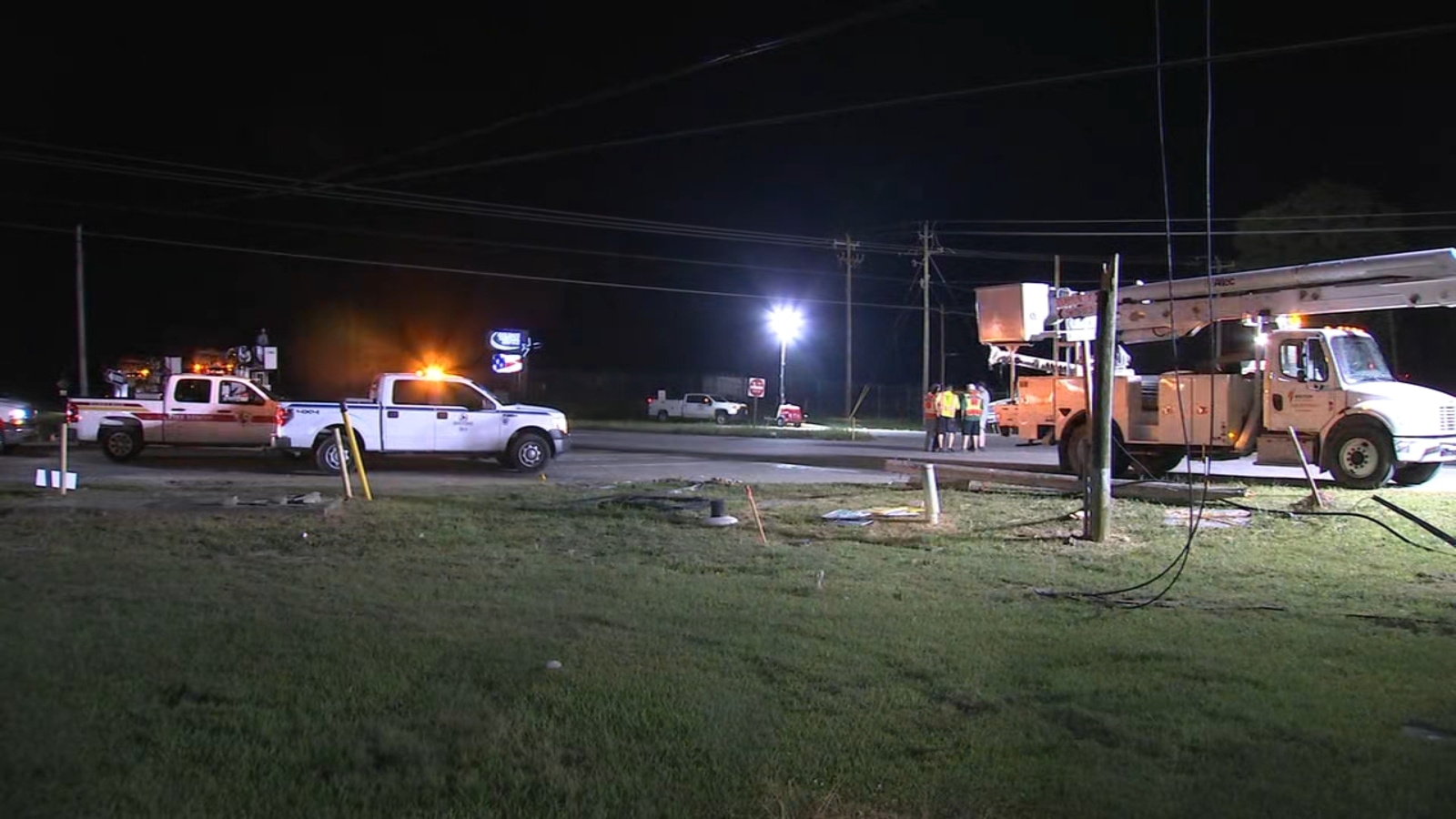 Busy intersection in Smithfield closed after dump truck tears down traffic light - Vimarsana News