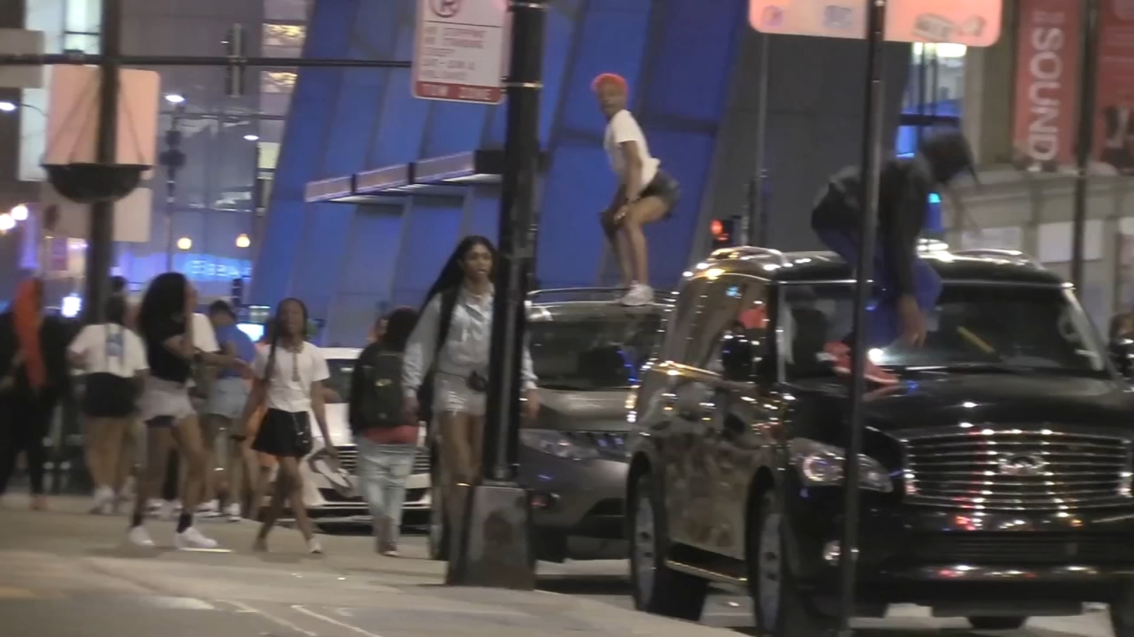 Chicago police brace for repeat of last weekends unruly crowds downtown