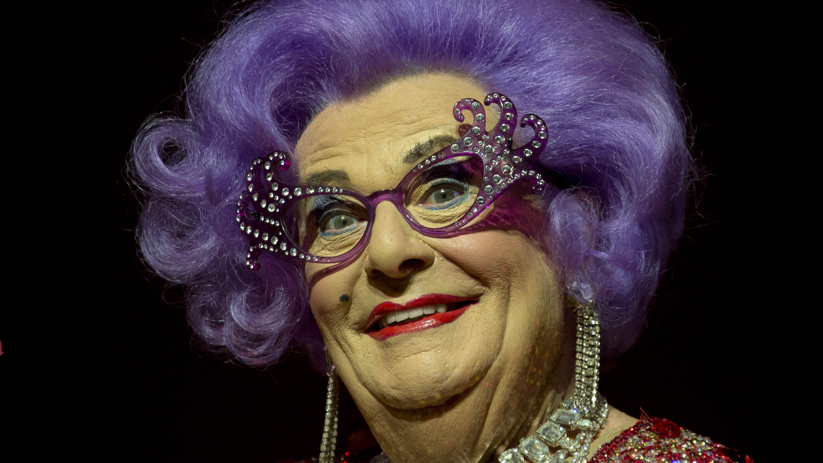 Barry Humphries, Tony Award-winning comedian and creator of Dame Edna, dead at 89 - Vimarsana News