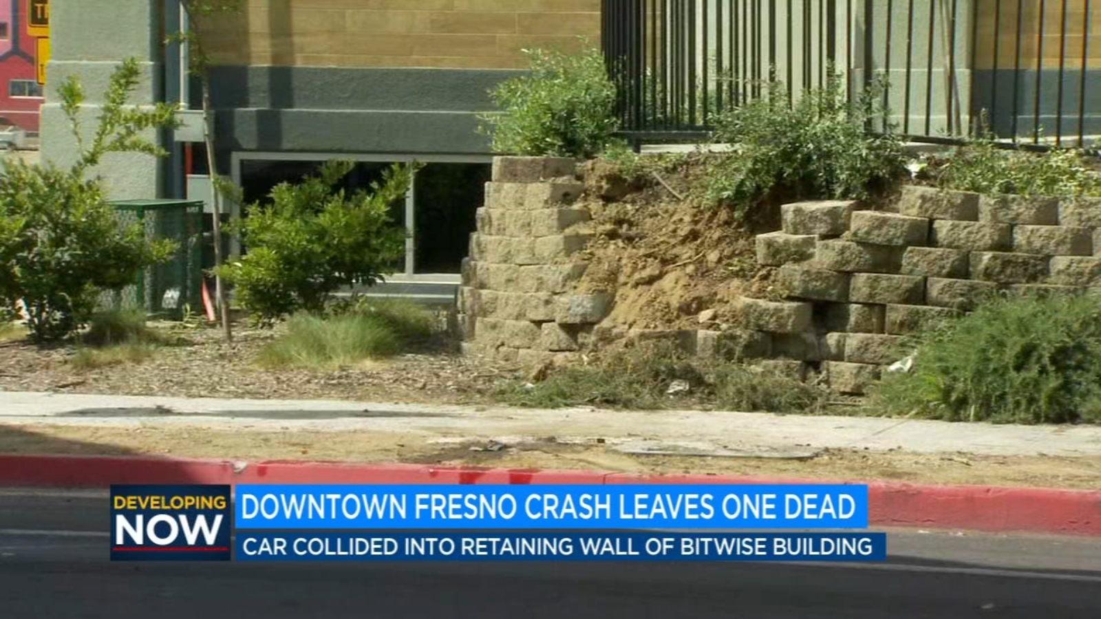 1 killed in solo vehicle accident in Downtown Fresno - ABC30 Fresno