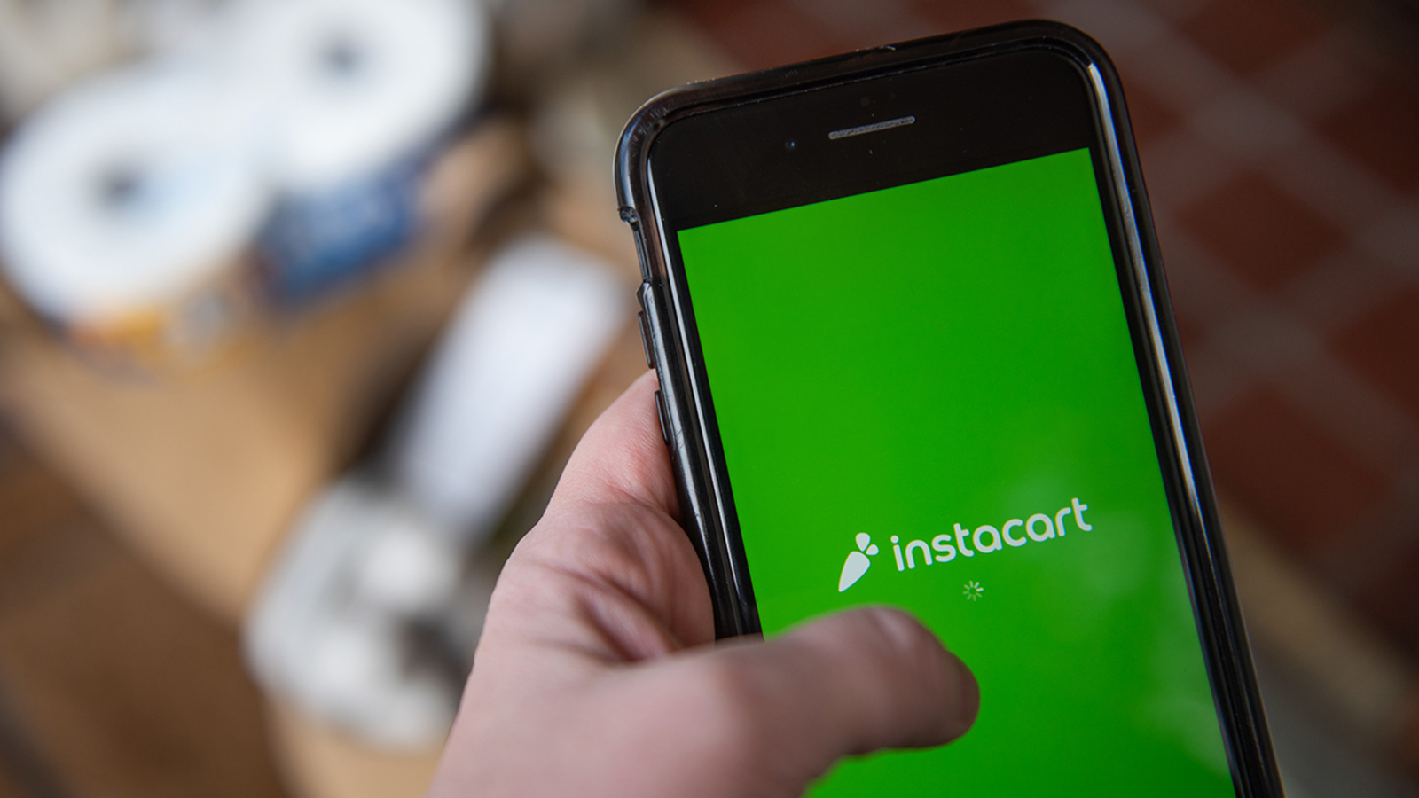 Wrong place shootings: Instacart delivery workers shot at after going to the wrong address in South Florida, police say - Vimarsana News