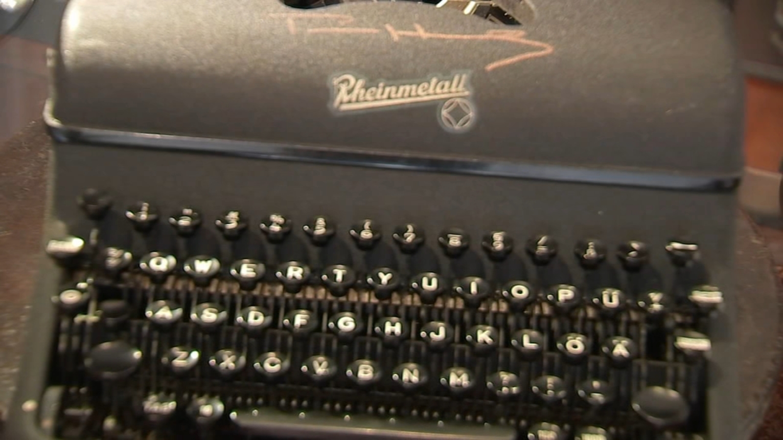 Tom Hanks donates rare typewriter to South Philadelphia shop "Philly Typewriter" - and you can use it! - Vimarsana News