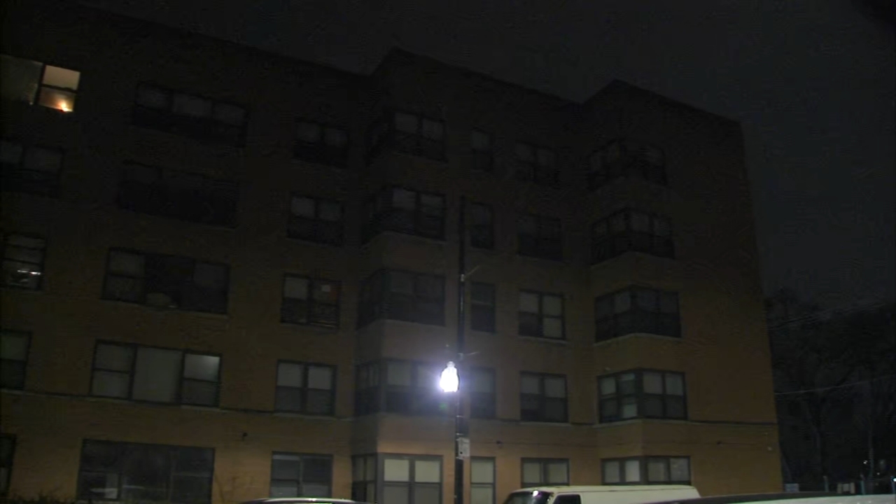 Man found shot in South Side high-rise elevator dies