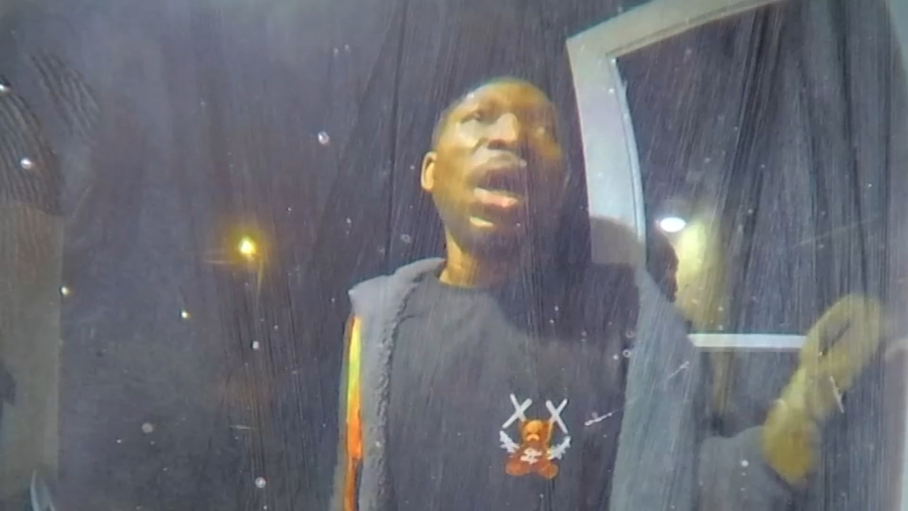 Video shows tow truck driver seeking help after being shot