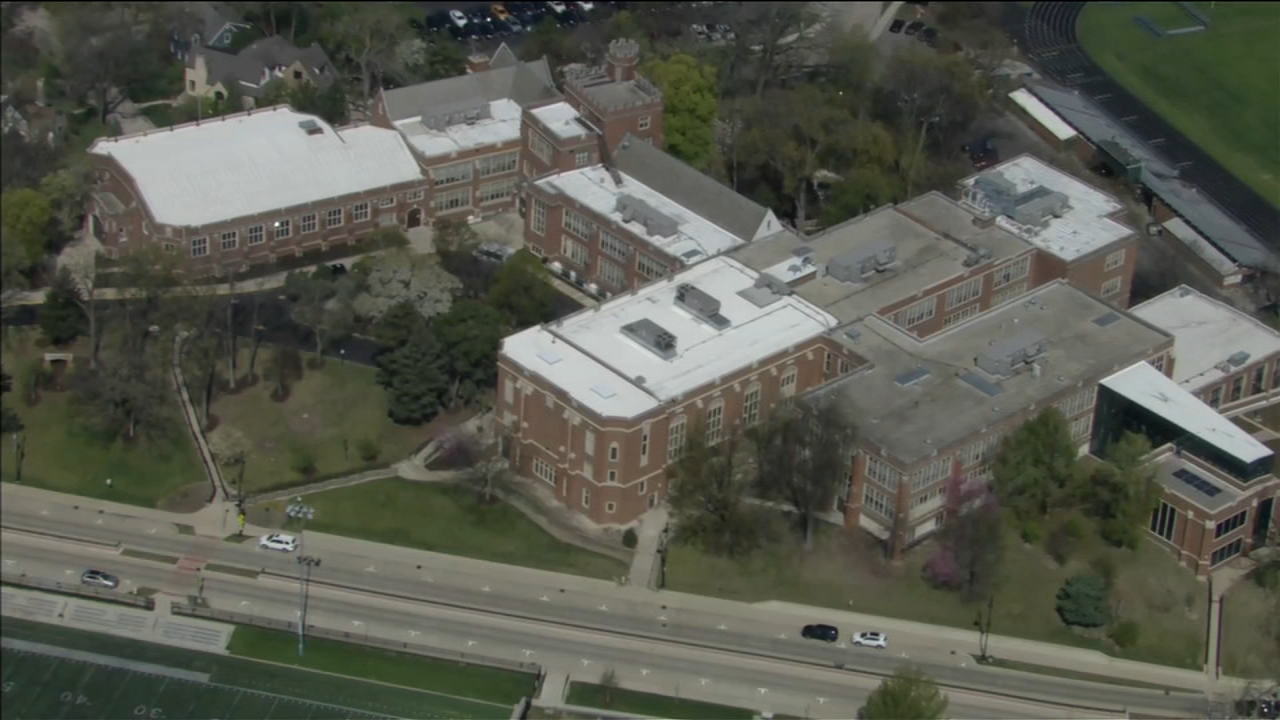 West suburban high school evacuated after bomb threat: police