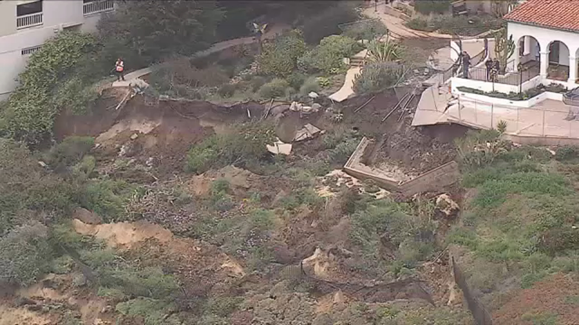 Deslizamiento de tierra daña histórica Casa Romántica de San Clemente