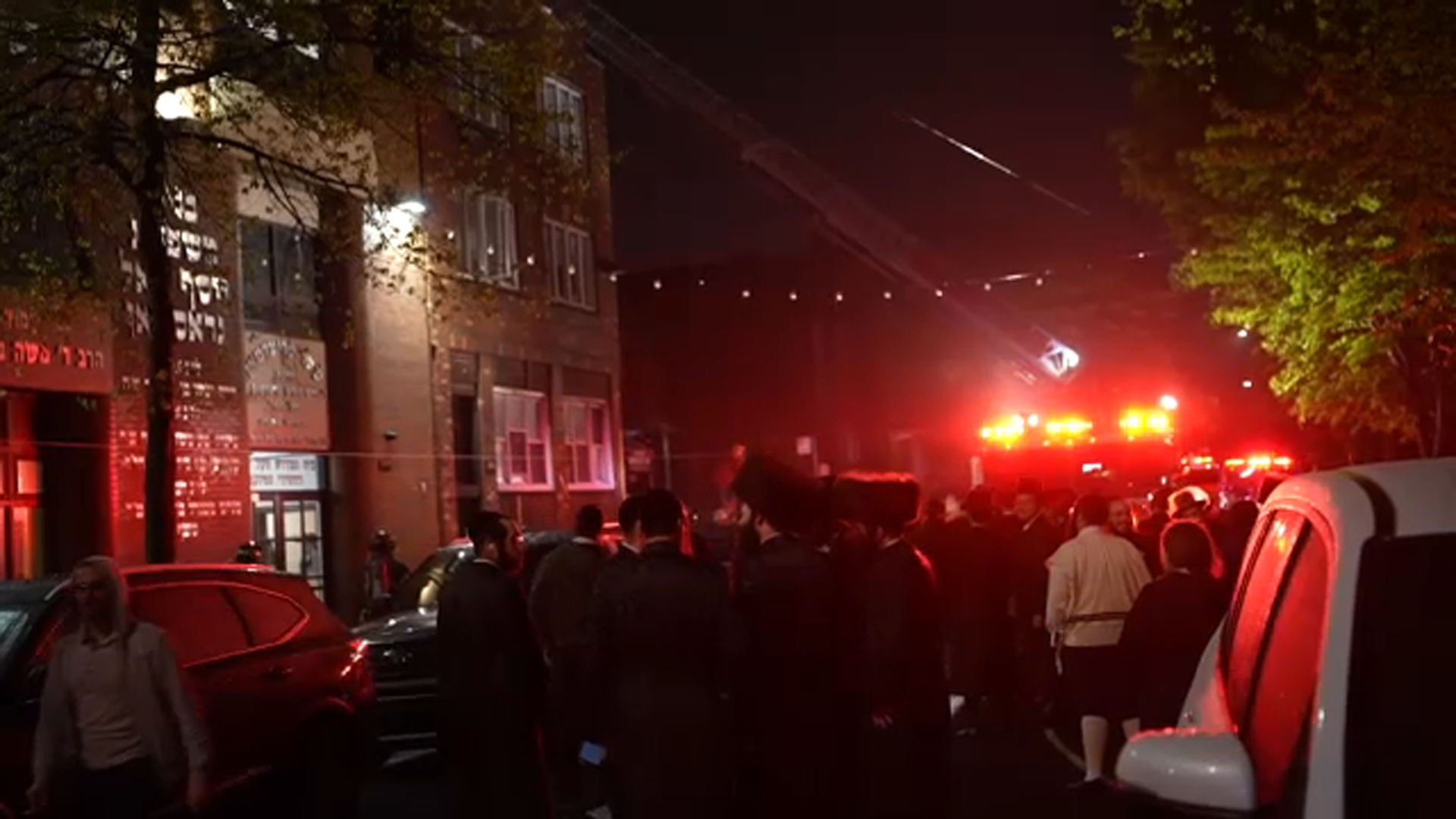 4 injured, including 3 firefighters in fire at Brooklyn synagogue