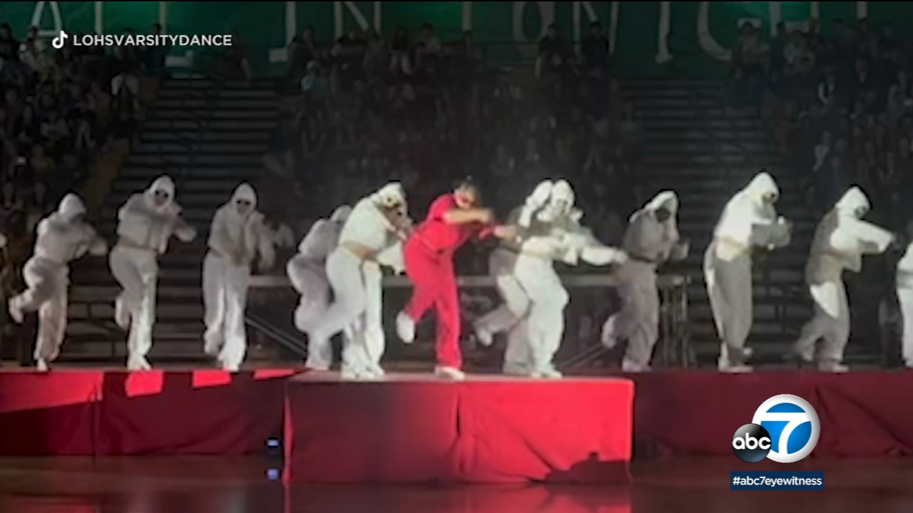 IE high school dance team recreates Rihanna's halftime show - Video