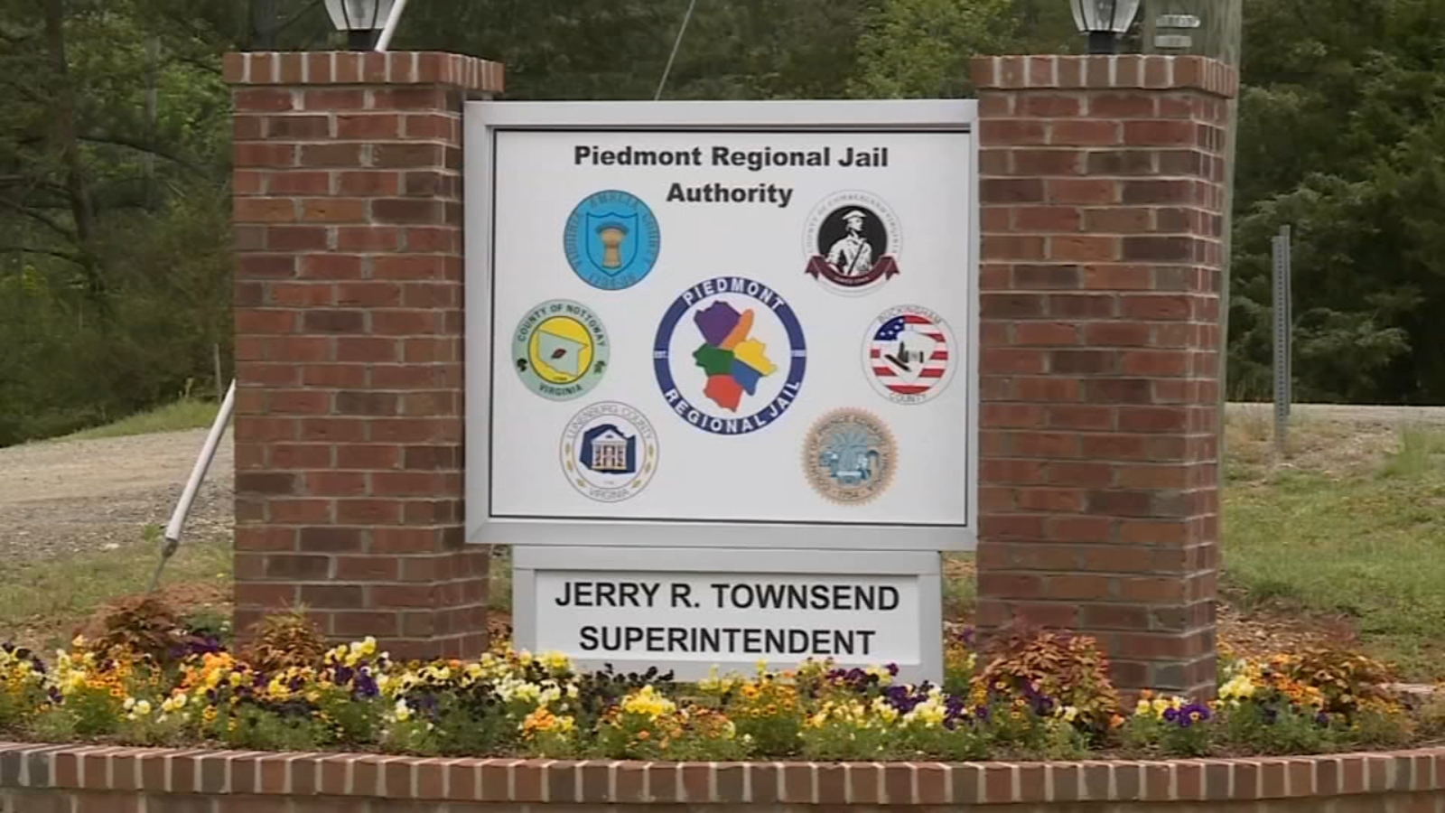 Malfunctioning locks, staff shortages noted at Virginia jail months before inmates escaped - Vimarsana News