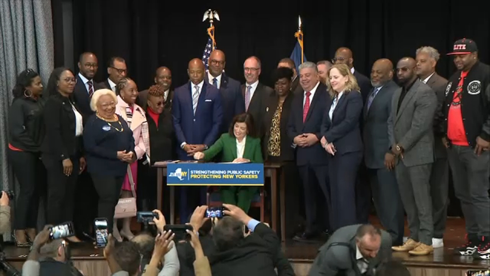 New York State budget 2024: Gov. Kathy Hochul, NYC Mayor Eric Adams tout public safety features - Vimarsana News