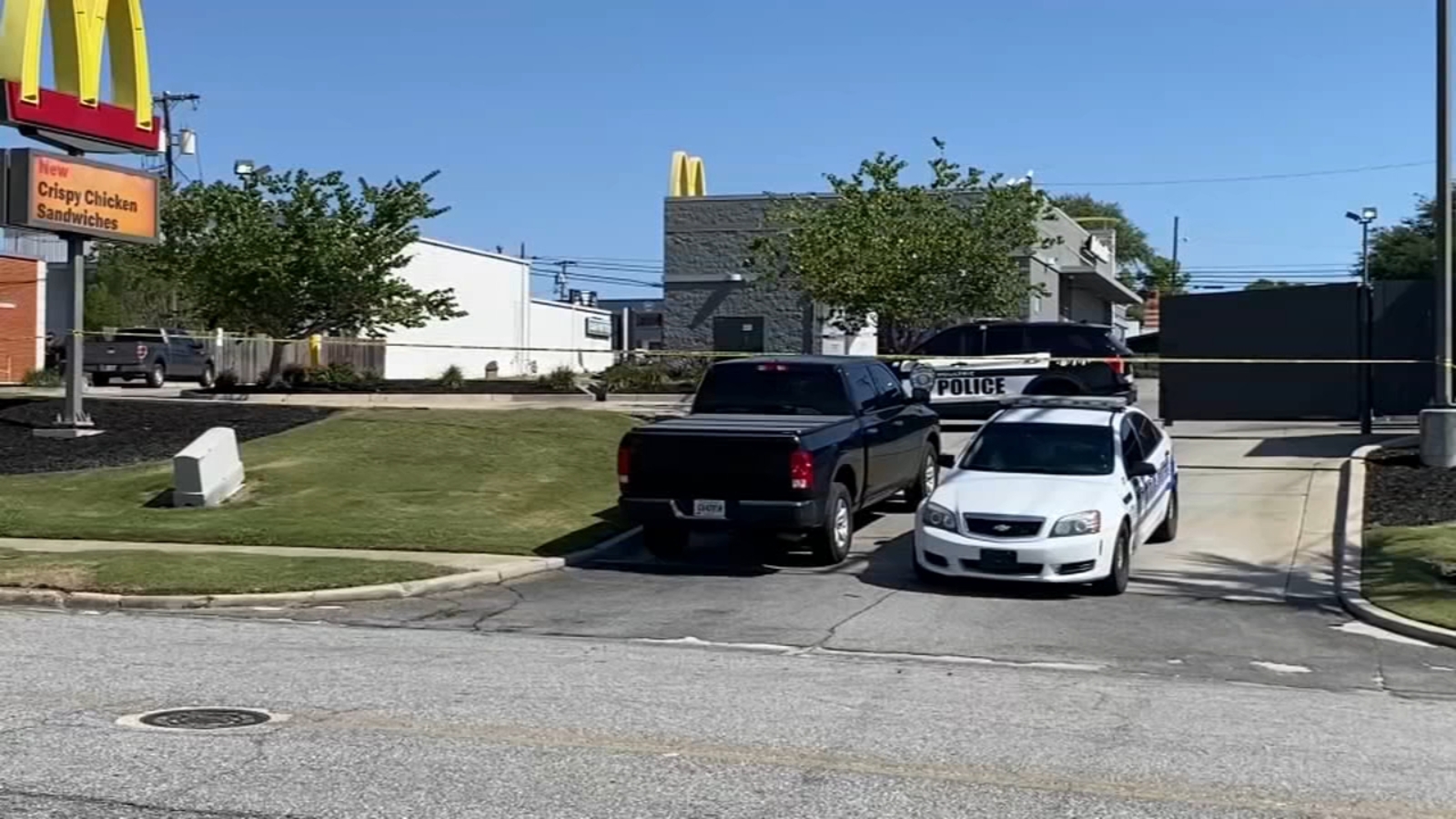 Shooting in Moultrie GA today: Gunman kills 2 relatives, McDonald's worker before turning gun on himself, coroner says - Vimarsana News