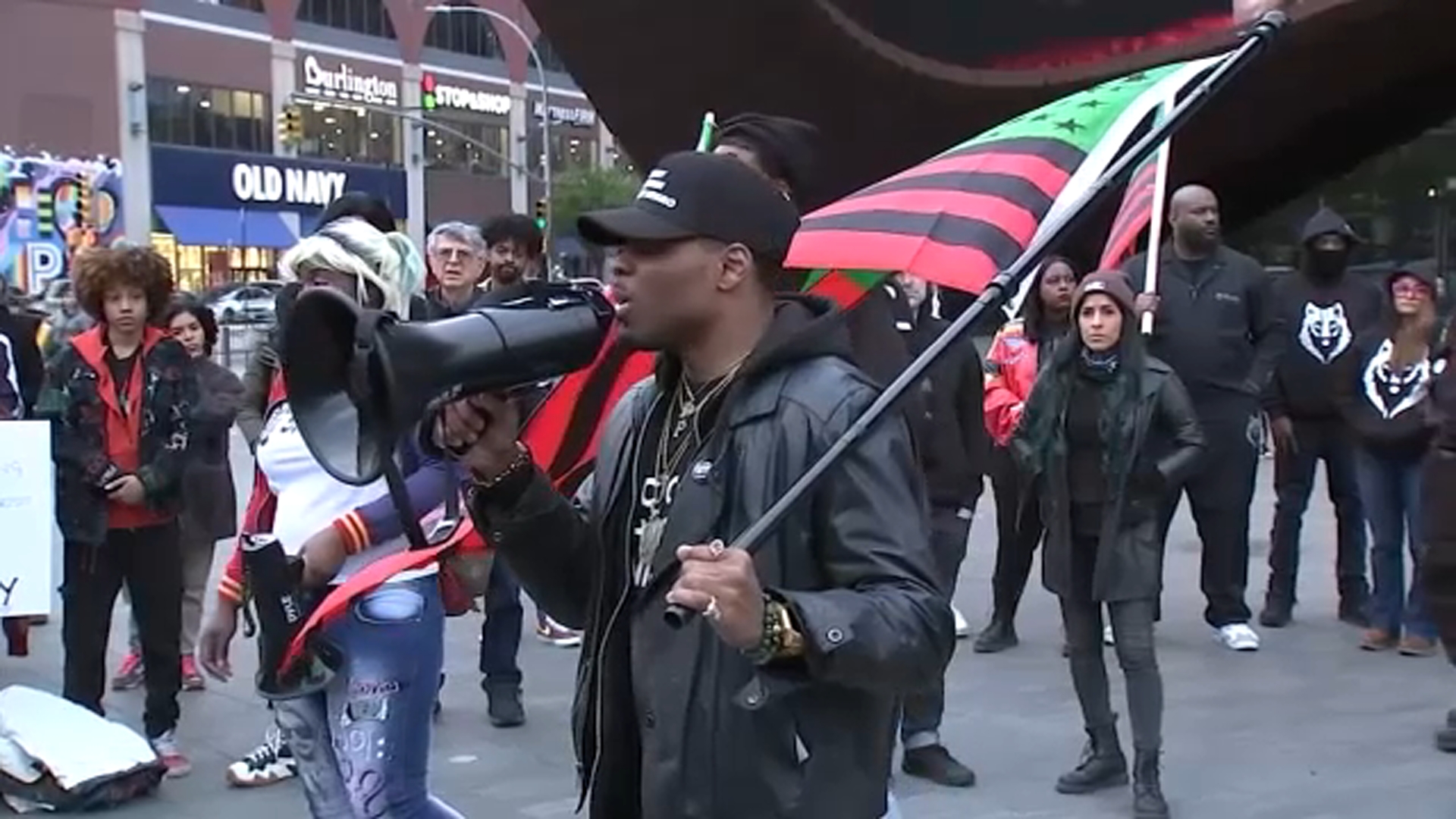Rally held in response to deadly subway chokehold