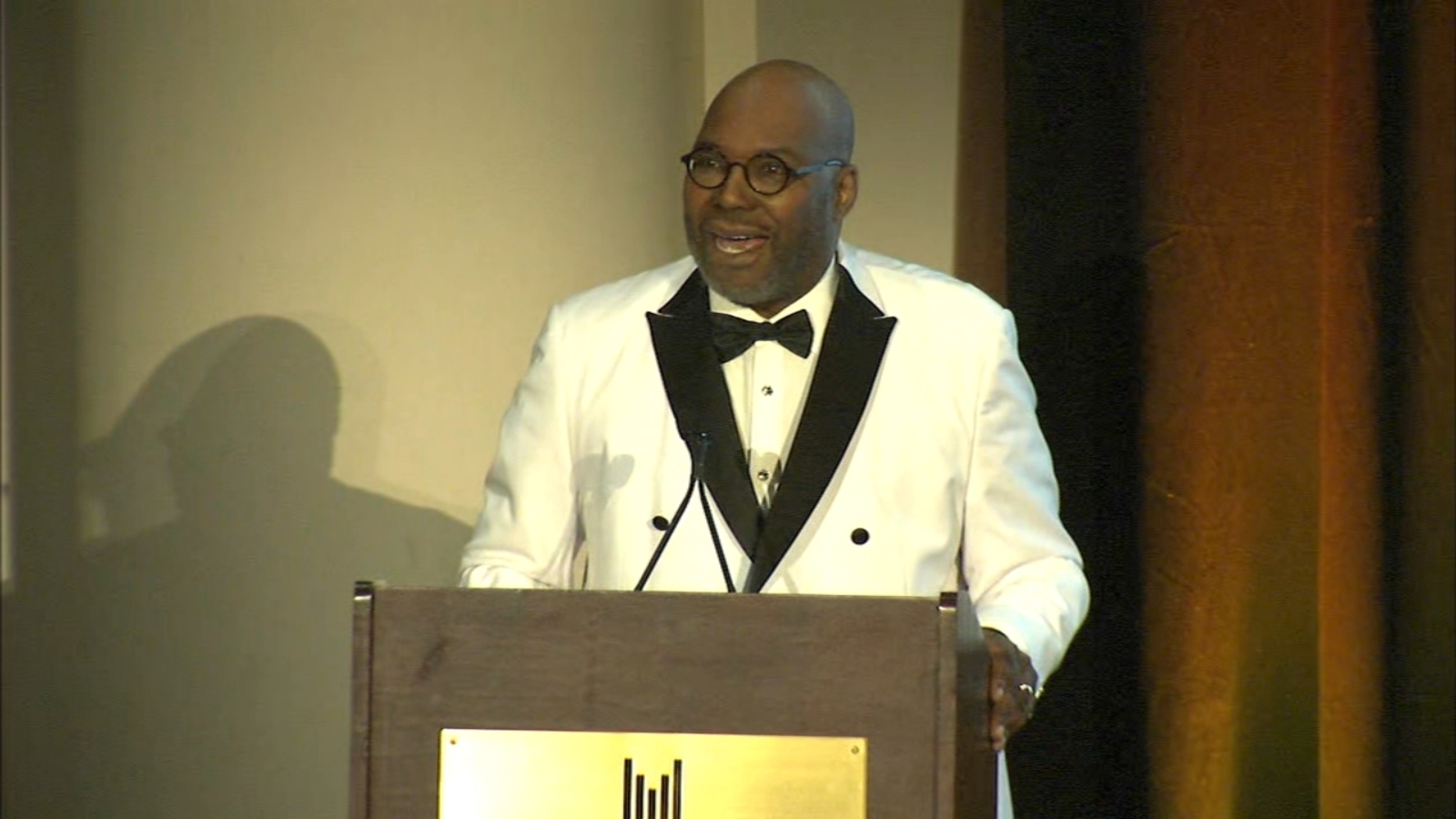 ABC7s Hosea Sanders honored with Silver Circle Award