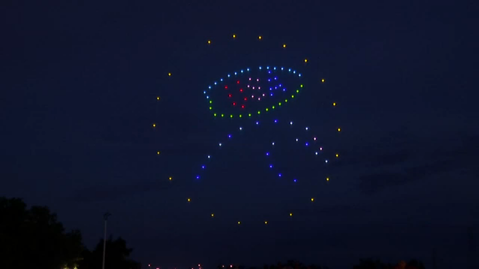Drone show lights up the sky above Island Waterpark in Fresno ABC30