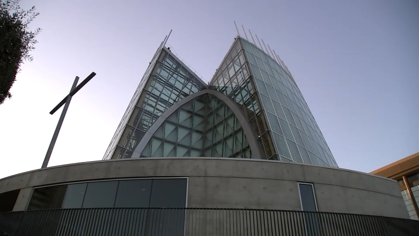 Diocese of Oakland files for bankruptcy after over 330 child sexual abuse lawsuits Diocese of Oakland files for bankruptcy after over 330 child sexual abuse lawsuits