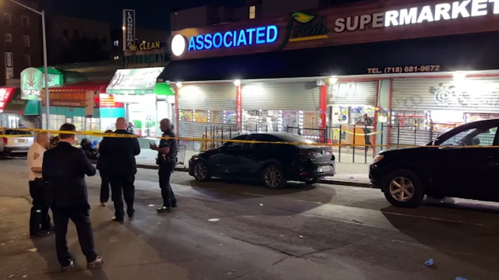 NYC Crime: Man fatally stabbed outside Bronx supermarket - ABC7 New York