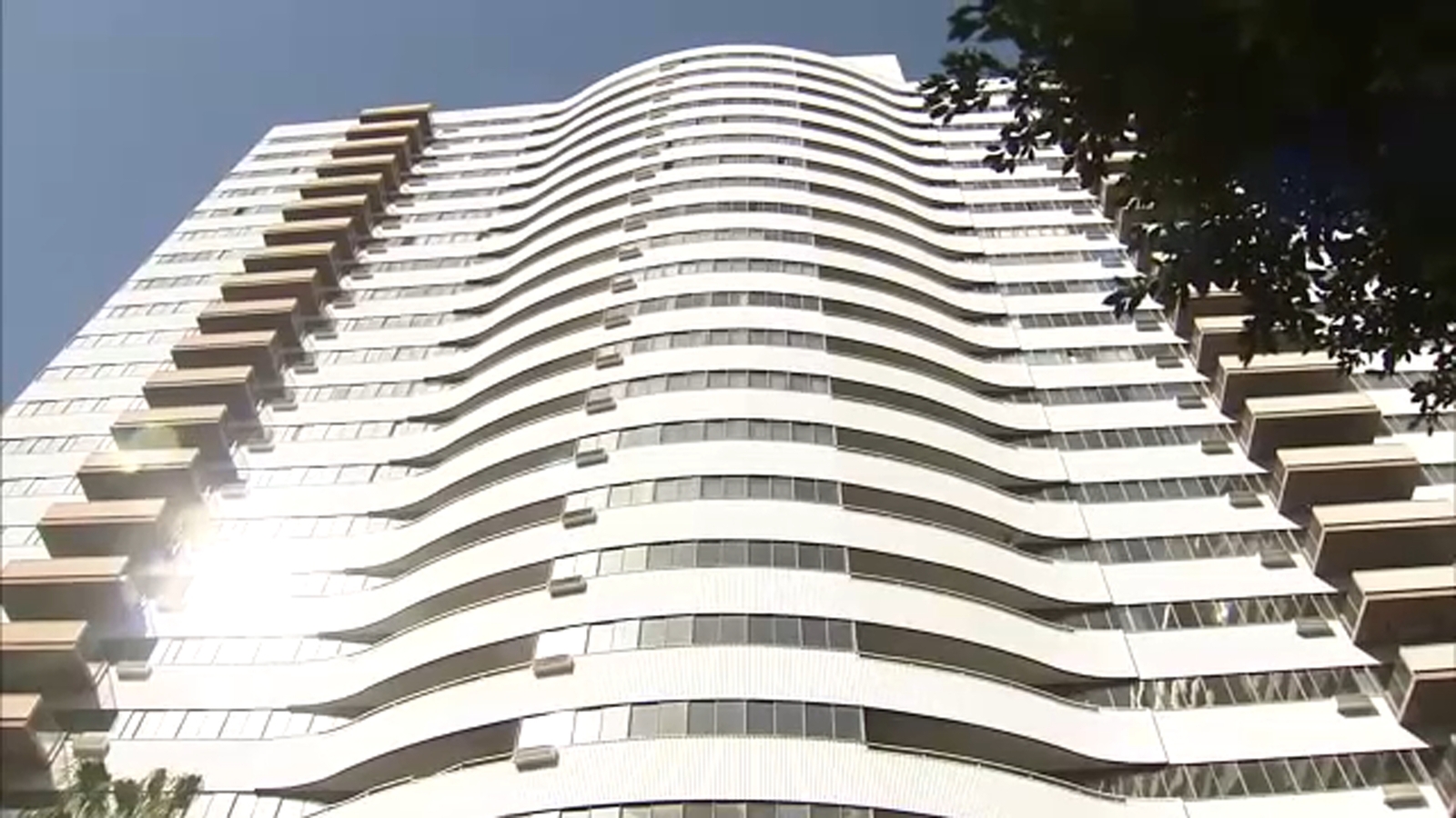 Barrington Plaza Apartments to close for renovations hundreds of tenants forced out