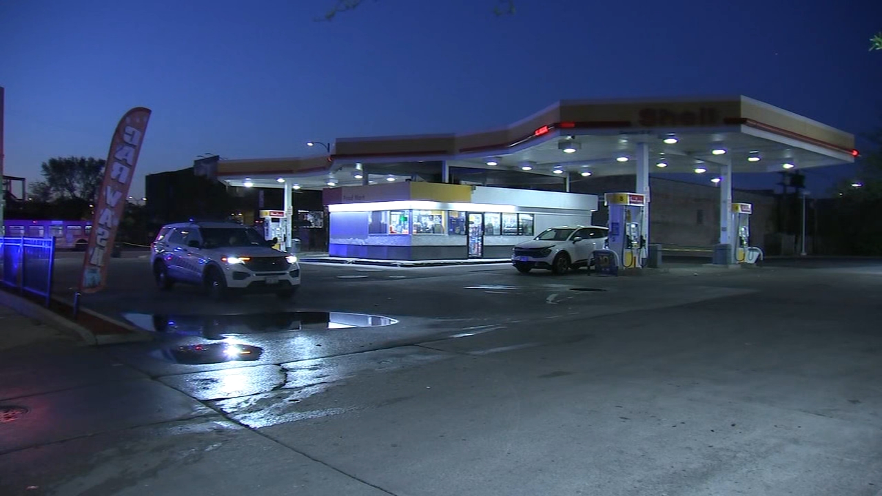 Man shot fleeing robbery attempt at West Side gas station: CPD