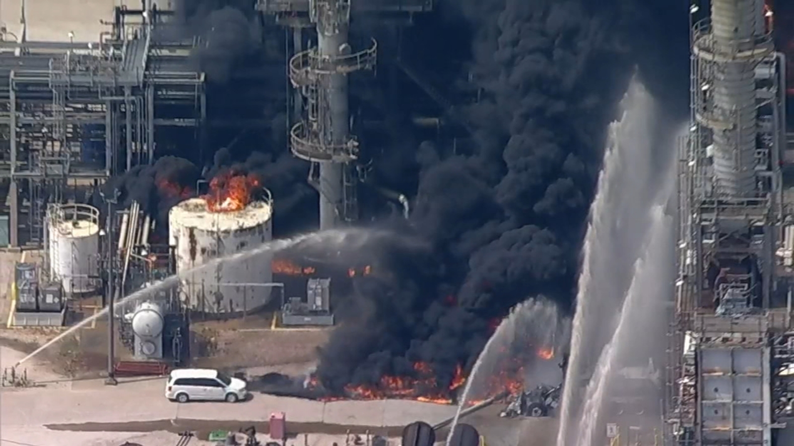 Shell Deer Park fire: Worker injured in May 5 plant fire files lawsuit against company - Vimarsana News