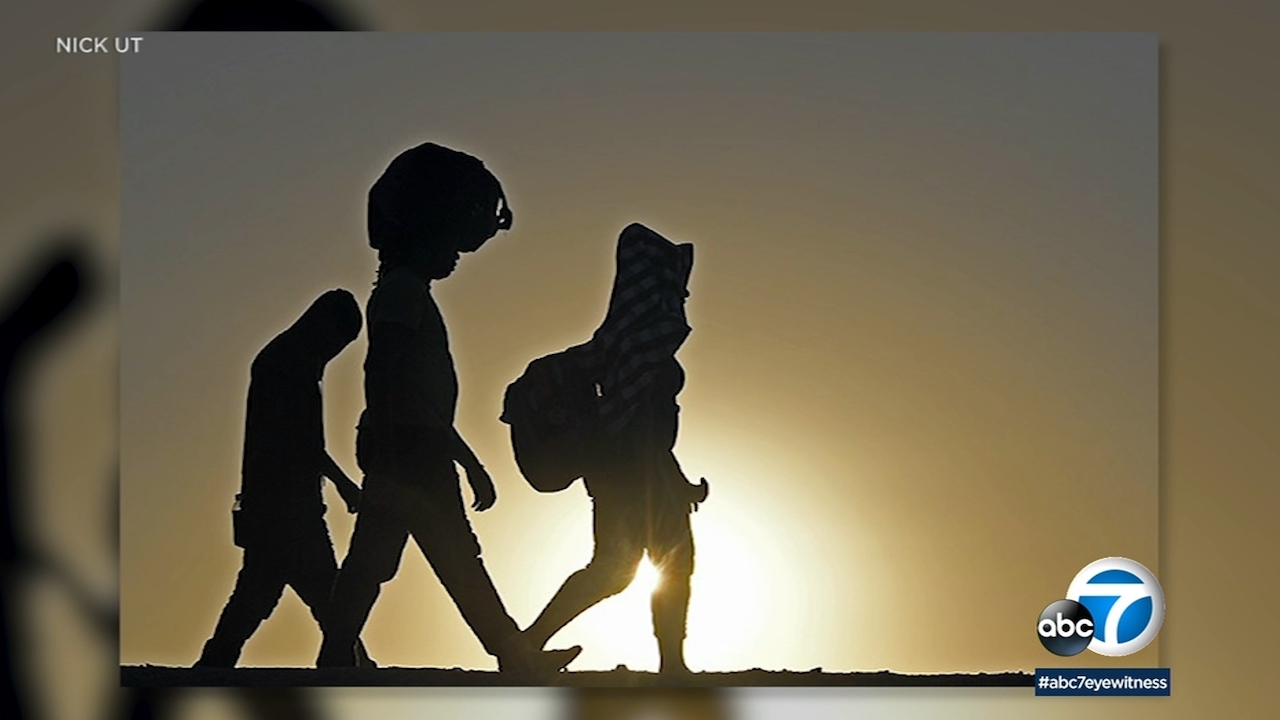 写真集 ÜBER GRENZEN ON BORDERS Pulitzer-winning photographer captures stunning images of migrants