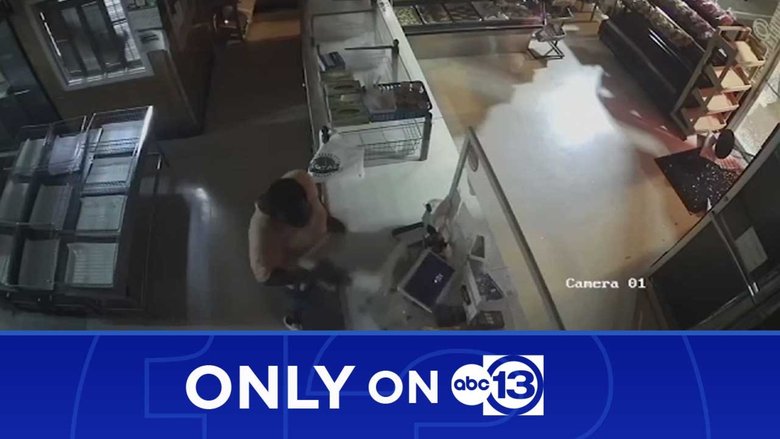 Suspect breaks into NY Deli bagel shop on Hillcroft in southwest