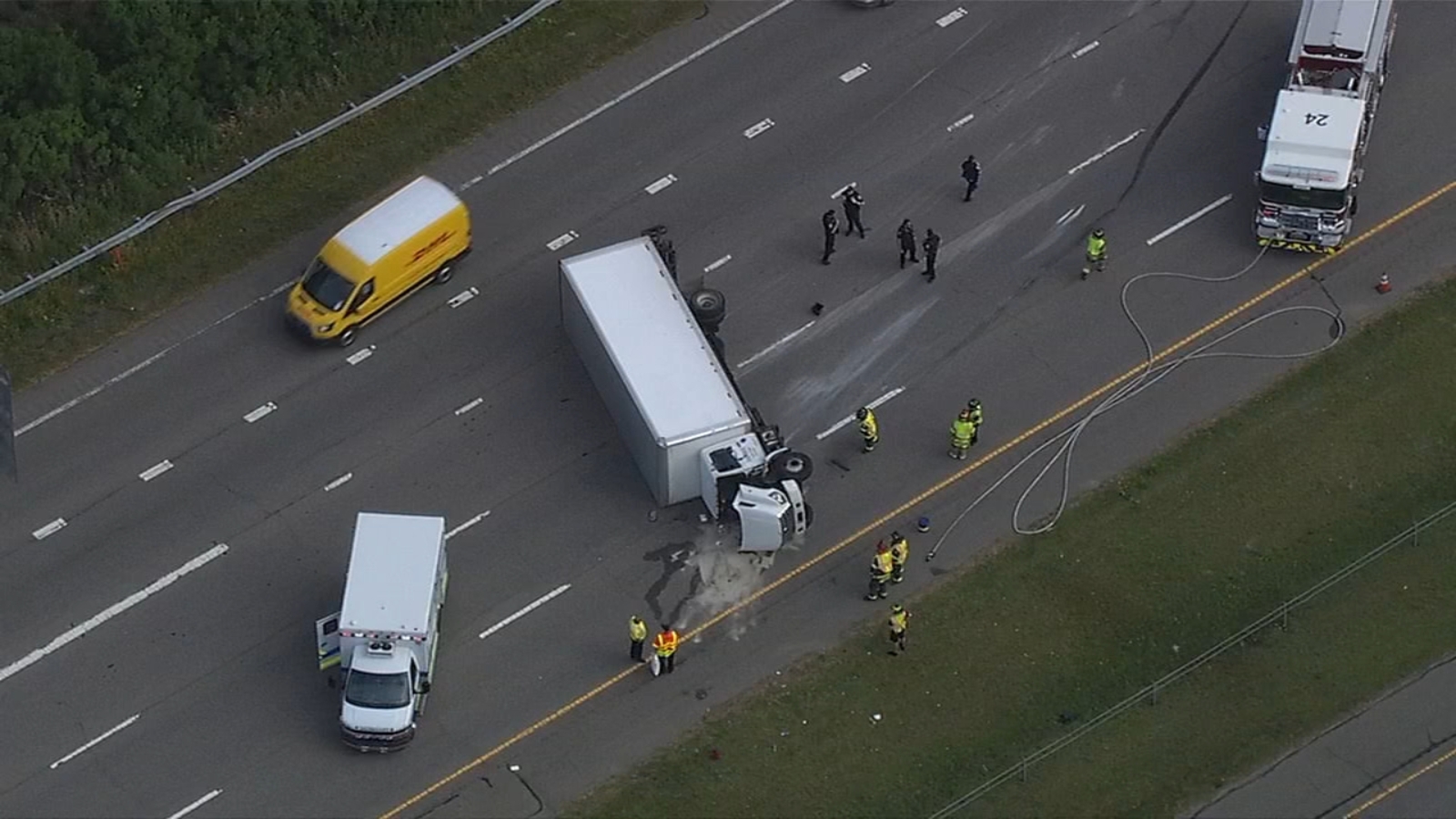 Raleigh traffic | Box truck overturns on I-540, causes lengthy backup - Vimarsana News