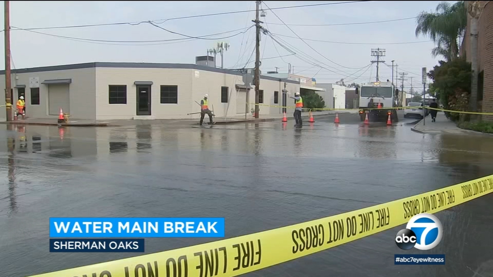 Sherman Oaks water main break floods several blocks, causes road closures - Vimarsana News