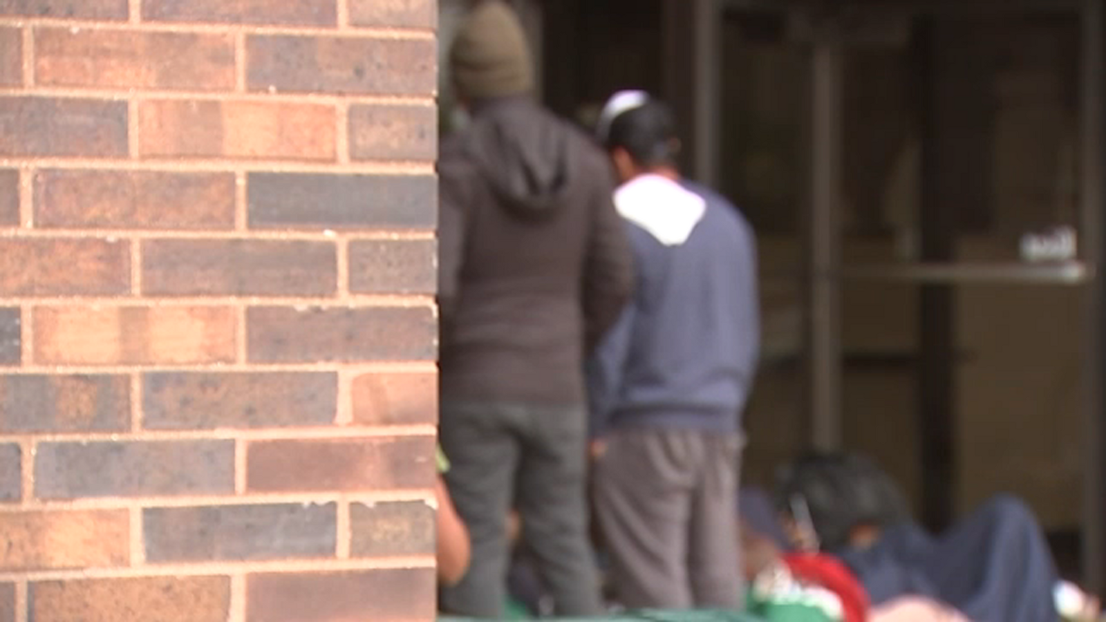 World Relief Chicago helps migrant families as politicians push for more federal assistance World Relief Chicago helps migrant families as politicians push for more federal assistance