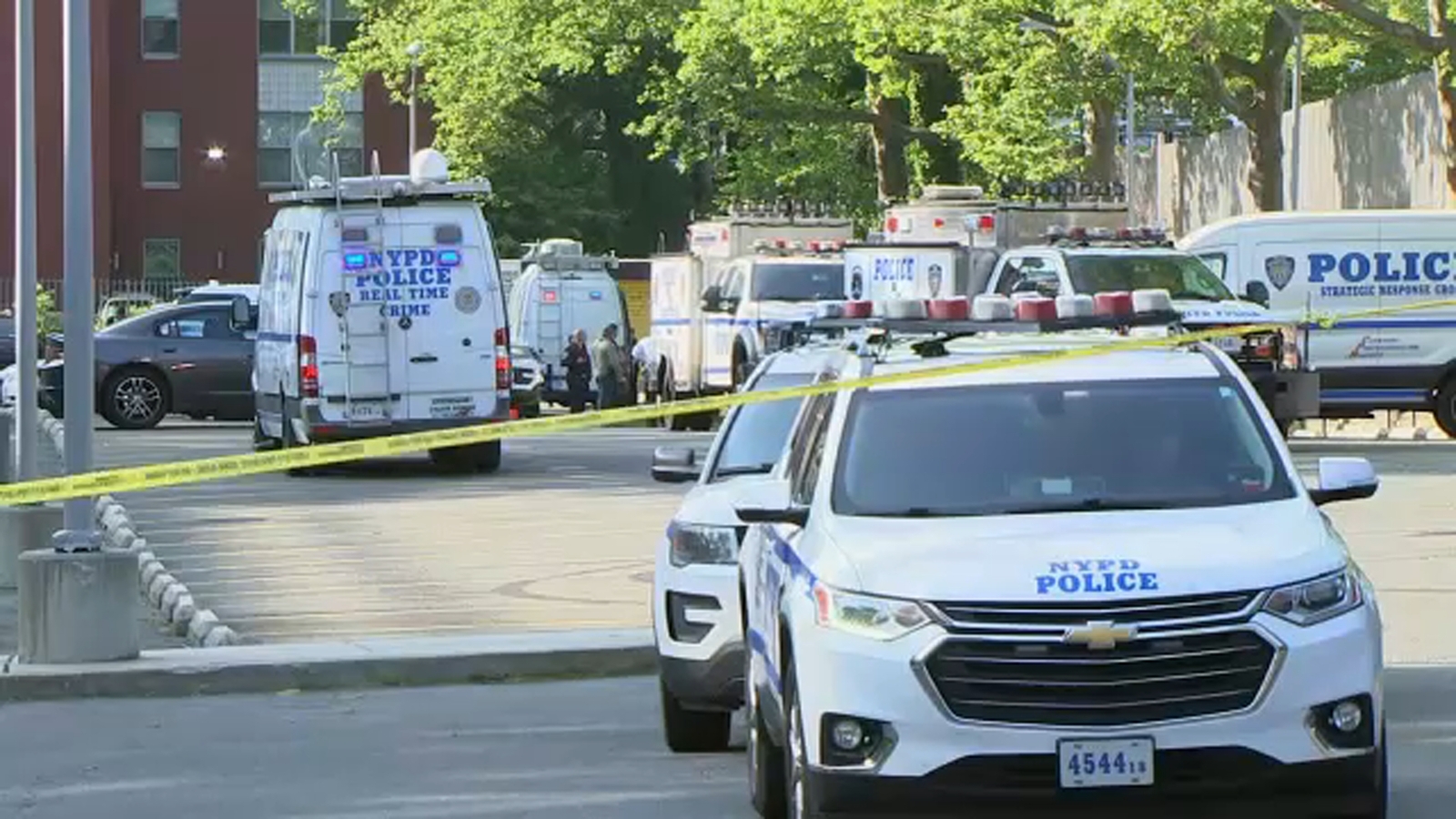 NYC Crime: 13-year-old boy in critical condition after being shot outside Stapleton Houses on Staten Island - Vimarsana News