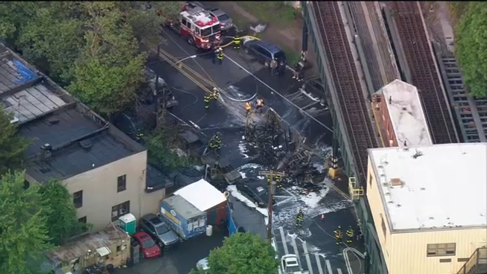 Truck fire in Eastchester spreads to parked cars, disrupts subway service on 5 line - Vimarsana News