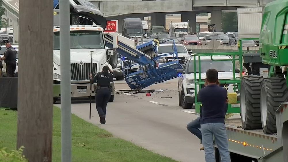Woman accused of crash that killed driver loading truck on North Fwy