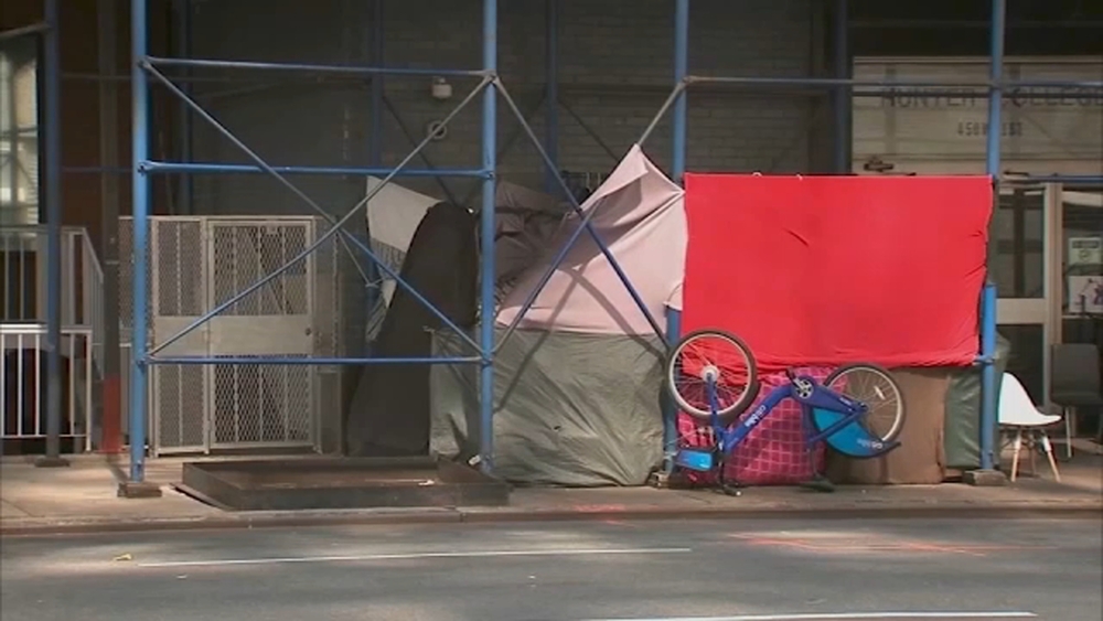 Extra Time: Unpacking the latest on NYC's migrant crisis