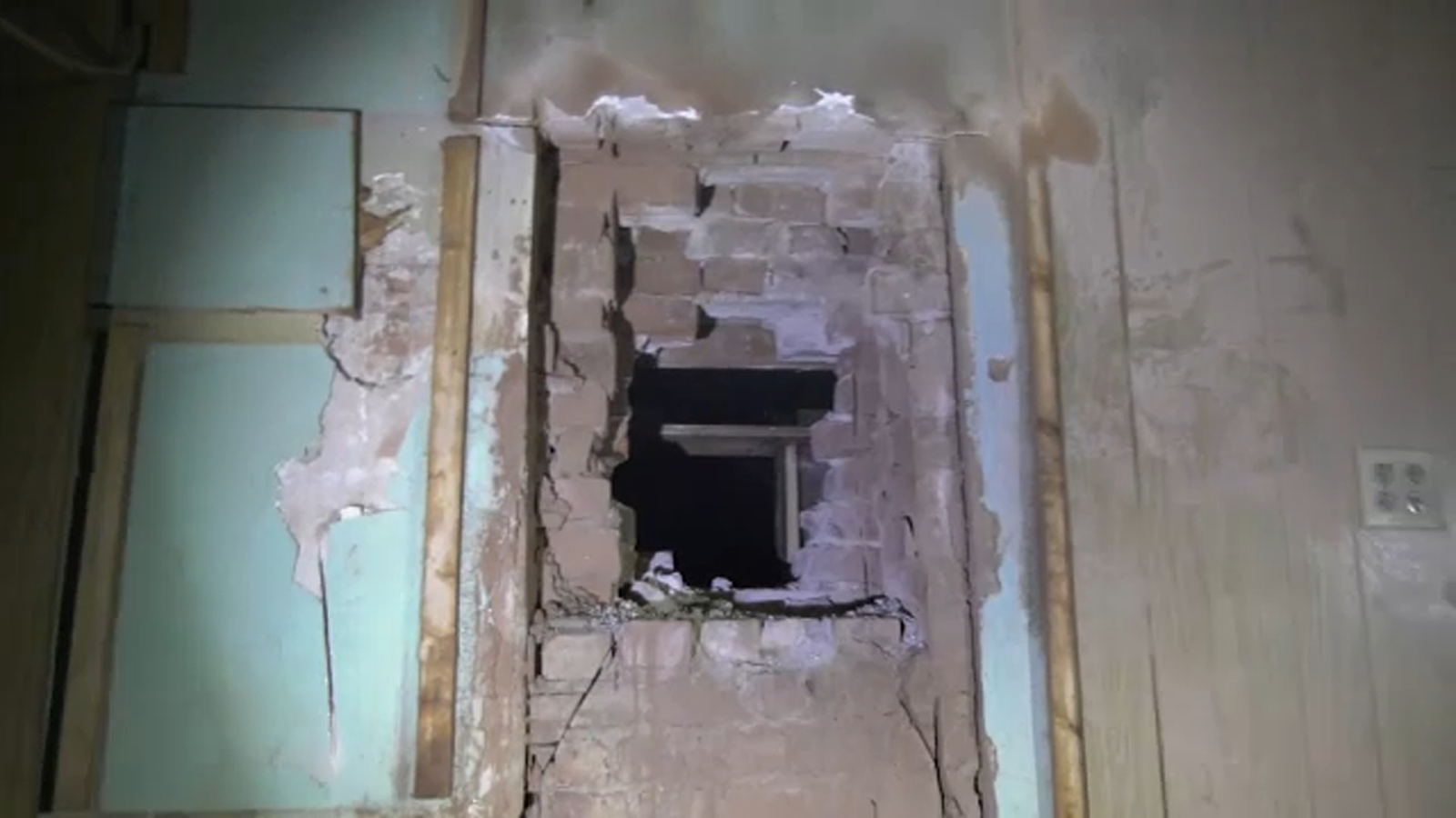 Teen rescued from abandoned factory in Prospect Lefferts Garden, Brooklyn after getting stuck during dare - Vimarsana News